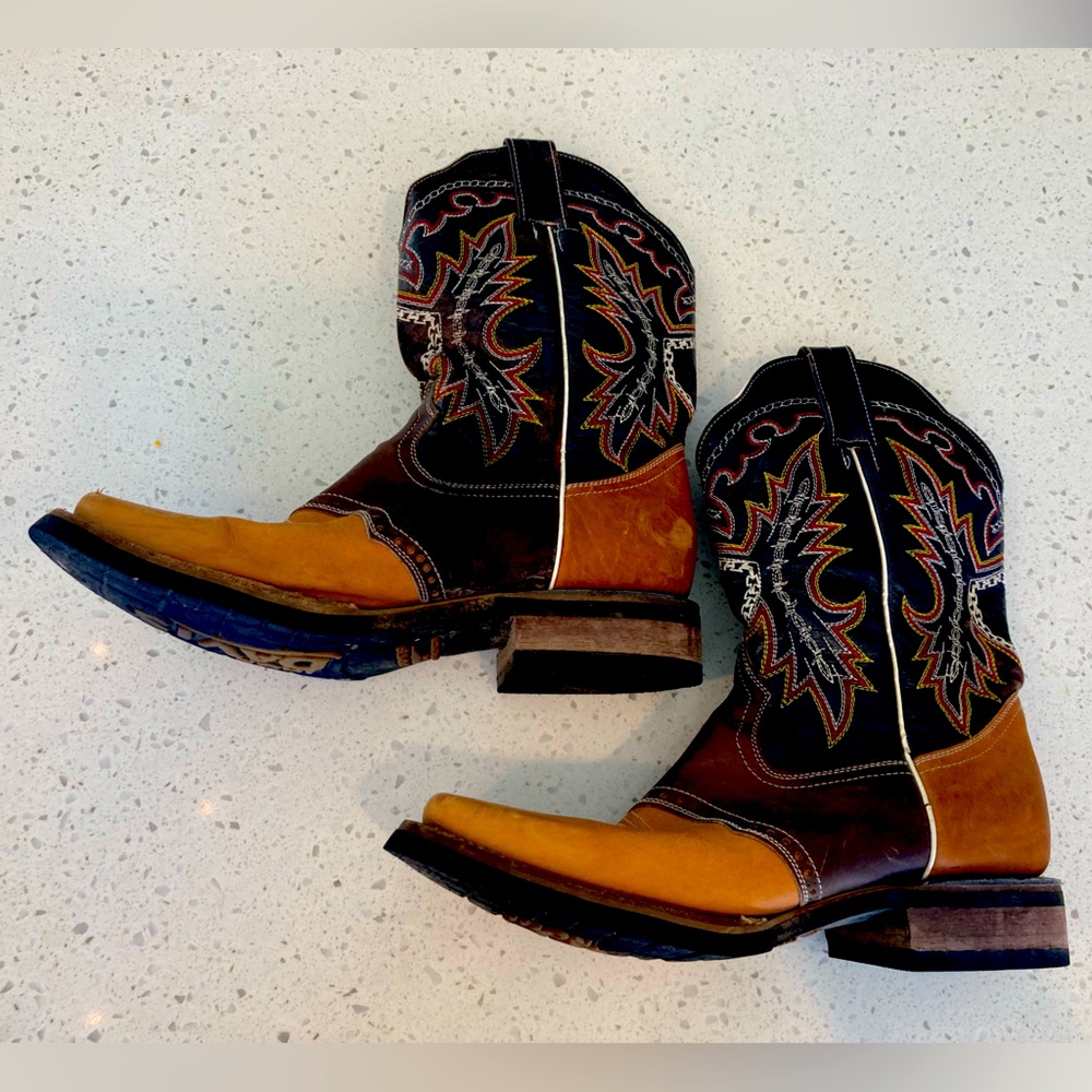 Authentic Jhon Davis cowboy boots made in Mexico